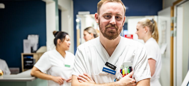 Simon, sjuksköterska 