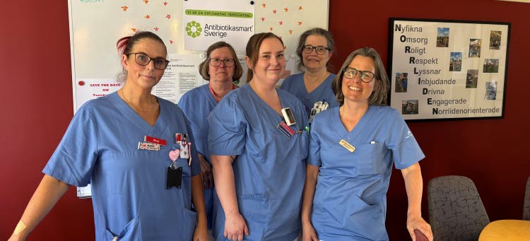 Gruppbild på arbetsteamet på Norrlidens hälsocentral 